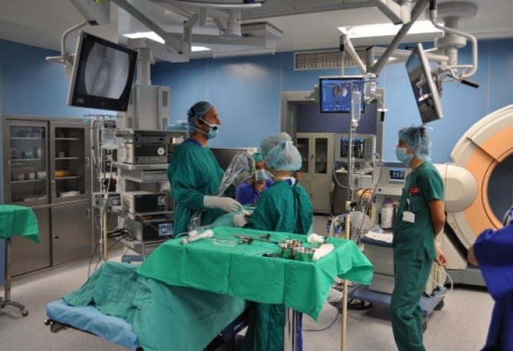 Уникално: Пловдивски хирурзи извадиха тумор през носа на мъж и спасиха живота му