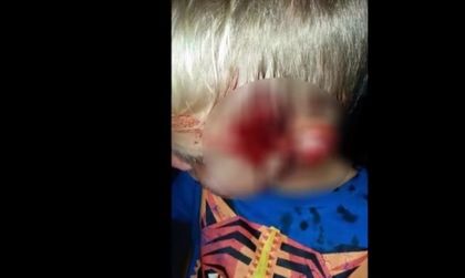 Питон сграбчи дете докато спи (18+)