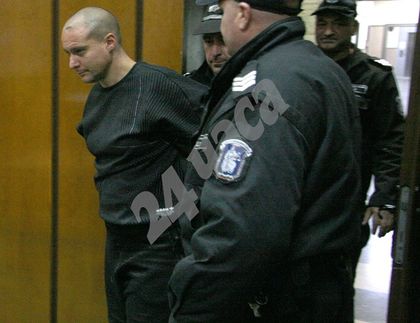 Лекарят, набил адвоката си в Пловдив, се заканил да убие жена си!