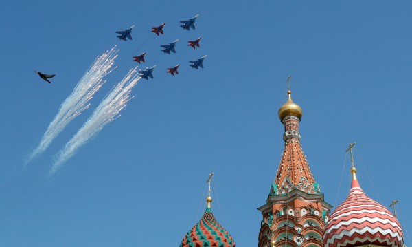 Танкове, гаубици, самолети... Москва готви грандиозен спектакъл