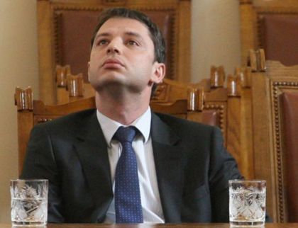 Делян Добрев иска 2 млн. лева за сондажи заради урана