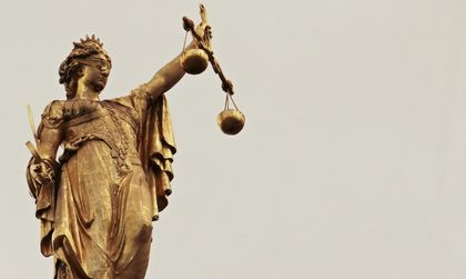 Турски съд освободи местен шеф на Амнести интернешънъл
