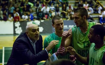 Лукойл разгроми Ямбол, Берое изравни серията срещу Спартак