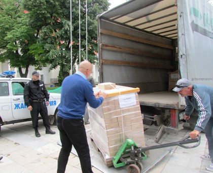 Докараха с полиция 1 млн. бюлетини за
балотажите