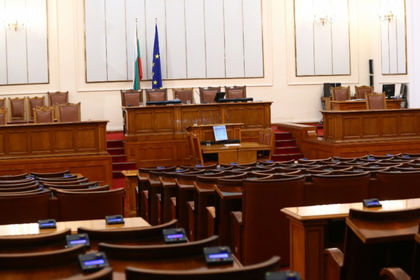 Днес точно в 13 часа в Народното събрание ще ври и кипи