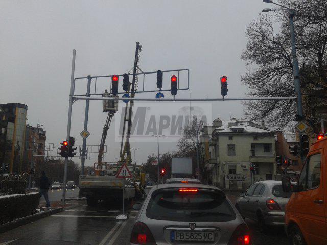 СНИМКИ: Страшно задръстване на бул. „Мария Луиза”
