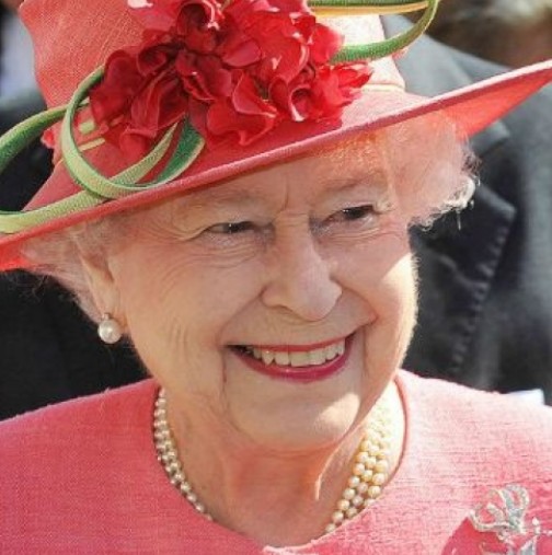 Снахата на Британската кралица разкри дълго пазена тайна за облеклото на Елизабет II