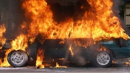 Автомобил изгоря на бул.