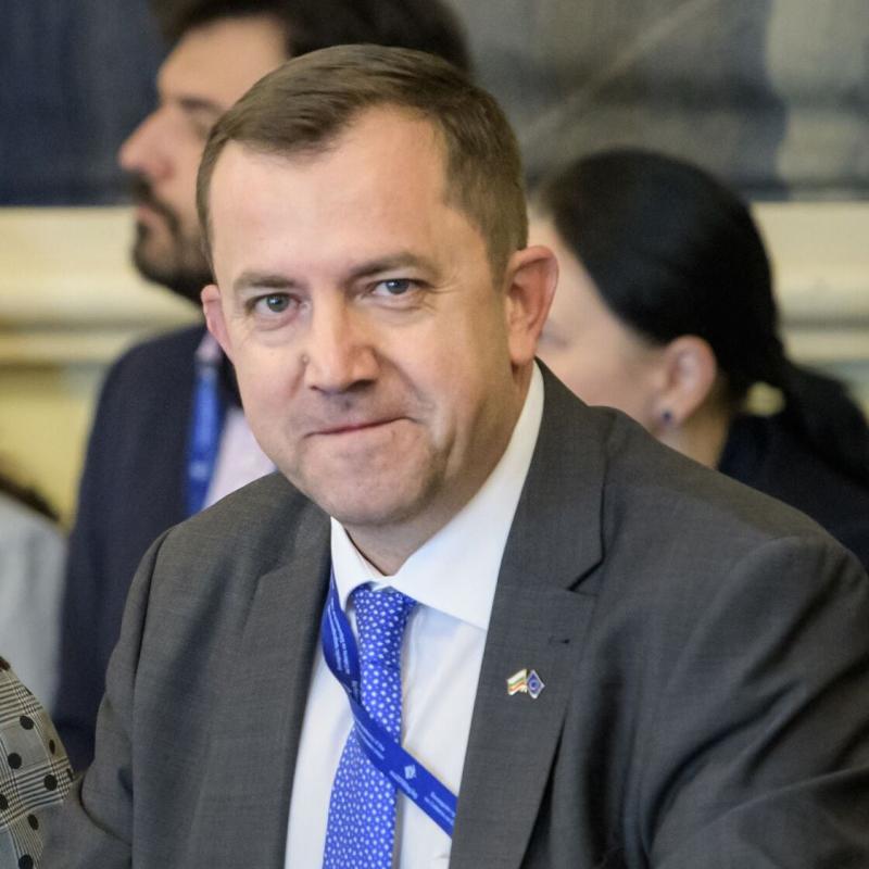 Огнян Златев, ЕК: Еврото се е доказало като валута, която е силна, стабилна и удобна
