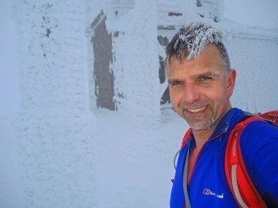 Изложба припомня каузите на алпиниста Боян Петров