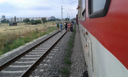В Пловдив: Мъж скочи пред влак, оцеля по чудо! (СНИМКА)