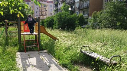 Пловдивчанка попита: Така ли трябва да играят децата ни?! СНИМКИ