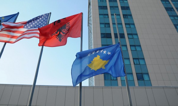 Множество косовски политици – граждани на Албания