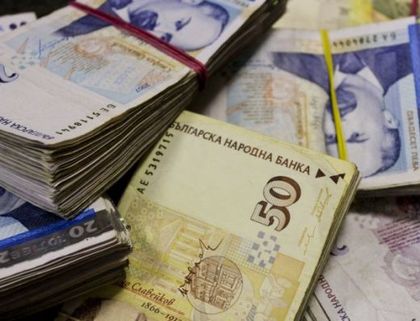 Пестим 20% от данъците с пенсии и застраховки