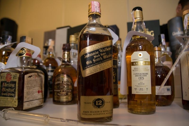 Уиски за 500 000 лева се изпи в Пловдив по време на уникално шоу СНИМКИ и ВИДЕО
