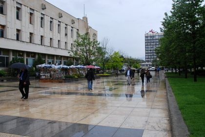 Вятър и облаци в Пловдив, на Цветница пролетта се завръща