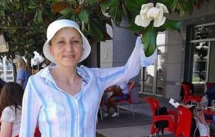 Да подкрепим лъчезарната учителка Диана в битката с левкемията