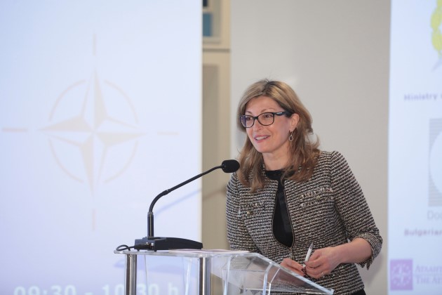Министър Екатерина Захариева: Разширяването на НАТО не бива да спира