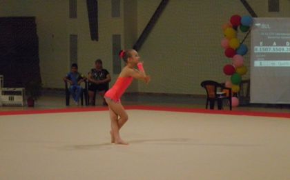 Новото поколение в акробатиката показа класа