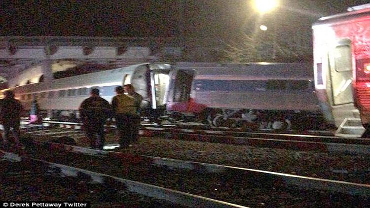 Инцидент с пътнически влак в САЩ СНИМКА