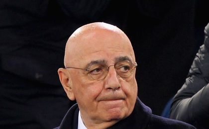 Бюрократични неволи за Милан