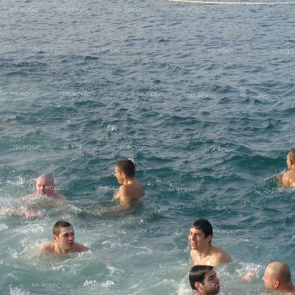 Варна: Над 100 души се очаква да се хвърлят в морето за богоявленския кръст