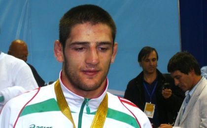 Още един олимпийски медалист спира с борбата