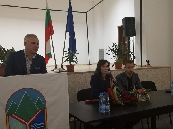 Европейски избори 2019 г.: Мария Габриел в Симитли: Европа в полза на ежедневието на хората е наша кауза
