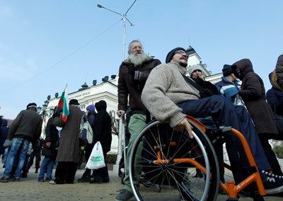 Край! Забраняват на ТЕЛК да съветва инвалидите как да вземат пенсия