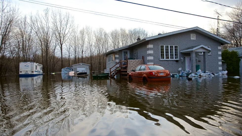 Евакуираха повече от 1500 души в Източна Канада заради наводнения
