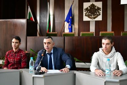 Сливен: Кметът Стефан Радев проведе среща-диалог с младежи от града