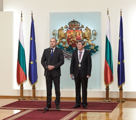 Президентът Румен Радев удостои посланика на Китай у нас Джан Хайджоу с орден „Стара планина“ първа степен