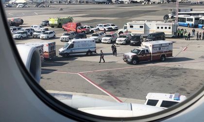 Самолет под карантина в Ню Йорк заради болни пасажери