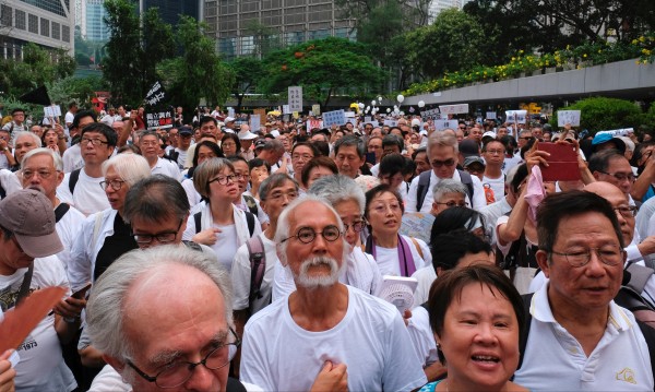 И възрастните жители на Хонконг излязоха на протест