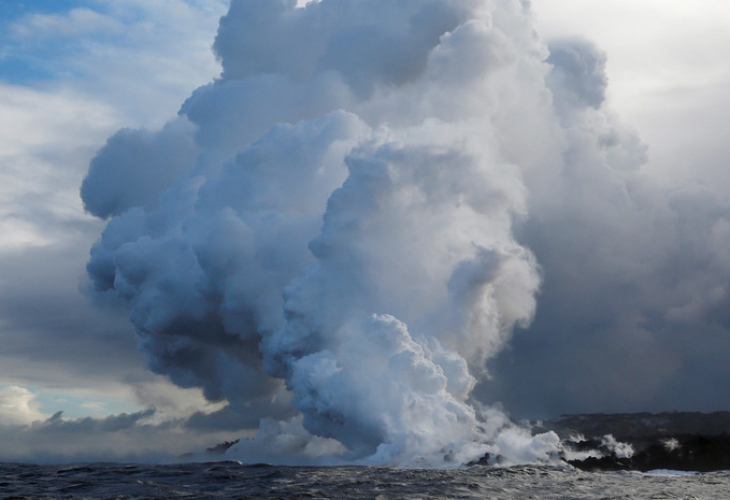 Огромен отровен облак надвисна над Хаваи (СНИМКИ)