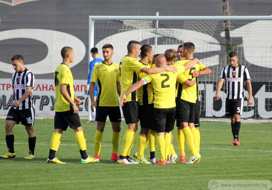 Дербито на Пловдив при U19 ще се играе на централния терен в Коматево и ще се излъчва НА ЖИВО!!!