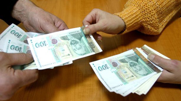 Уволниха служителка на НАП Пловдив за корупция