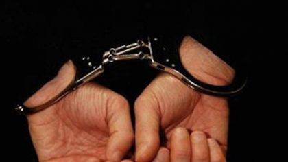 Задържаха двама 16-годишни младежи за гавра с техен съученик