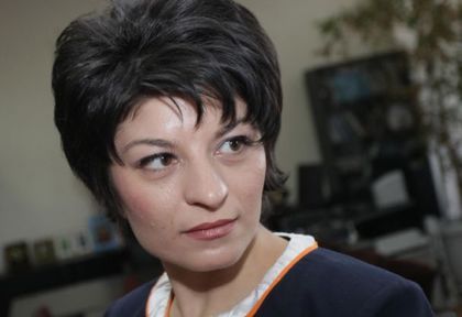 Депутатка от ГЕРБ защити телевизионния хулиган Антон Тодоров, не трябвало да подава оставка!