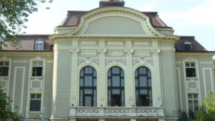 Двата огромни общински терена до Братската могила няма да се продават