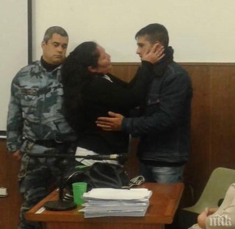Майка към убиеца на сина ѝ: Всичко е наред, прощавам ти