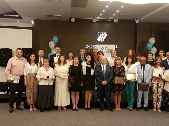 Общинското ни ръководство с отличия за цялостен принос в развитието на социалните политики и услуги в България