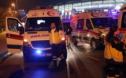 Терористична атака с 2 бомби до стадиона на Бешикташ