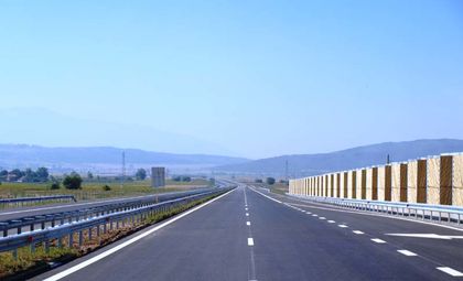 София: Временно е ограничено движението по активната лента на автомагистрала 