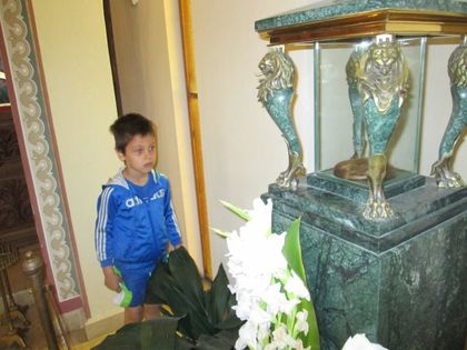 Косите на Левски са в параклиса