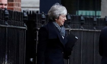 Мей предупреди: Ако няма Brexit, може да се разпаднем!