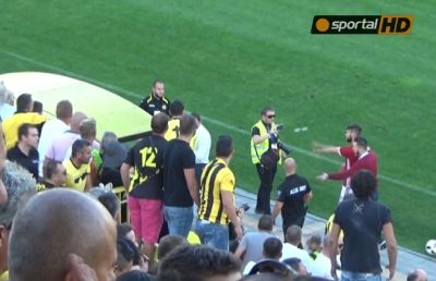 СНИМКА: Вижте как „невинният“ Симао замери журналист