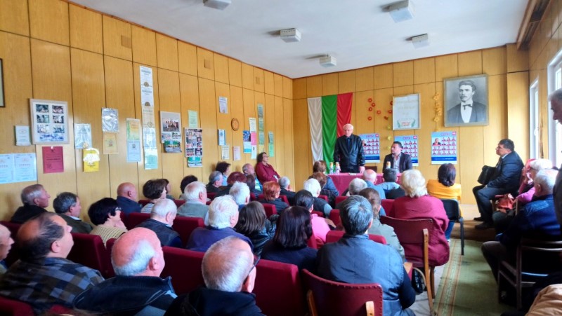 Европейски избори 2019: Кандидатът за евродепутат от „БСП за България“Велизар Енчев се срещна с жители на Драгоман