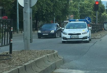 Криминоген в яростна схватка с полицаи по централен пловдивски булевард