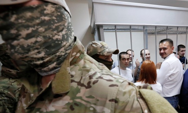 Руски съд удължи задържането на украинските моряци с три месеца
